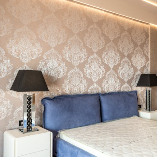 Peel-and-Stick vs Traditional Wallpaper: What Works in Dubai’s Climate